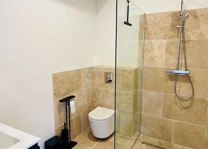 Leopard Bed & Breakfast Grimaud